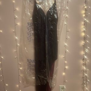 velvet maroon bodycon formal dress with slit leg